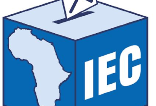 IKhomitjhini Ezijameleko YezamaKhetho Ikhuluma Ngomtlikitlo Wokuzibophelela Kwabosopolotiki