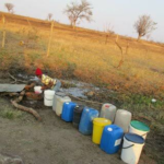 Ziinyanga Ezine Umphakathi We-Tweefontein “N” Unganamanzi; funda ekhasini 10 lethu leendaba