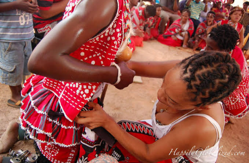 Itjhoba Likhomba Abanye Babogobela Nabaphorofidi Njengabatlhorisi Bokuthoma Nebokugcina