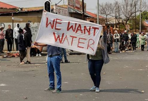 Umphakathi We-Joburg Metro Ulila Ngokutlhoga Kwamanzi